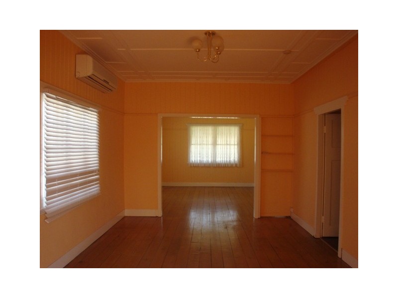 573 Oxley Road, Sherwood QLD 4075