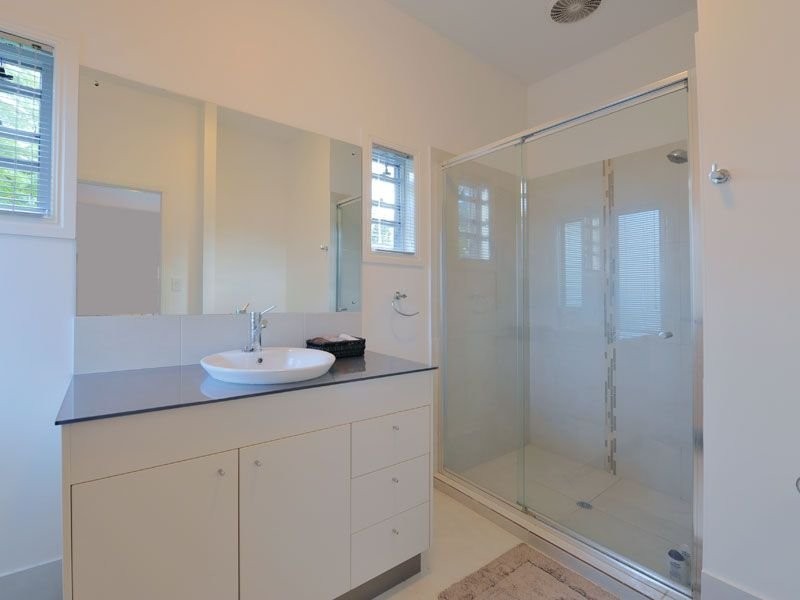 114 Central Avenue, Sherwood QLD 4075