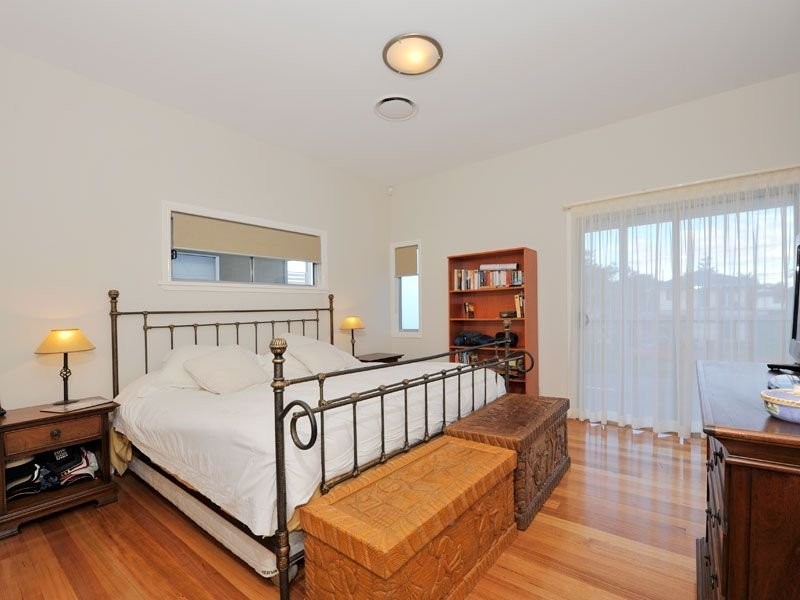 114 Central Avenue, Sherwood QLD 4075