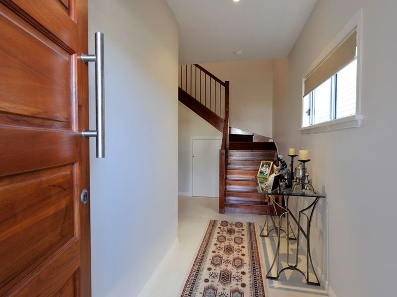 114 Central Avenue, Sherwood QLD 4075