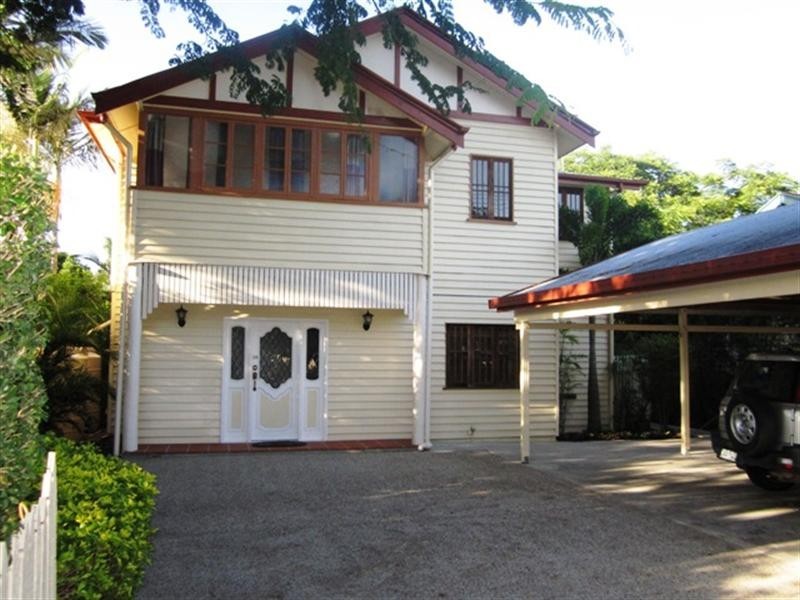 130 King Arthur Terrace, Tennyson QLD 4105