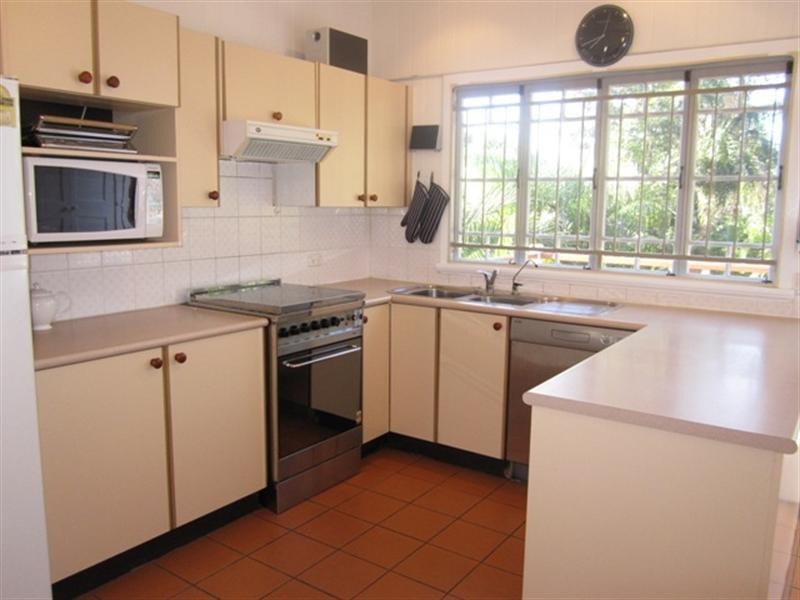 130 King Arthur Terrace, Tennyson QLD 4105