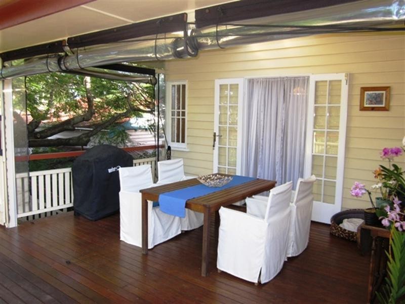 130 King Arthur Terrace, Tennyson QLD 4105