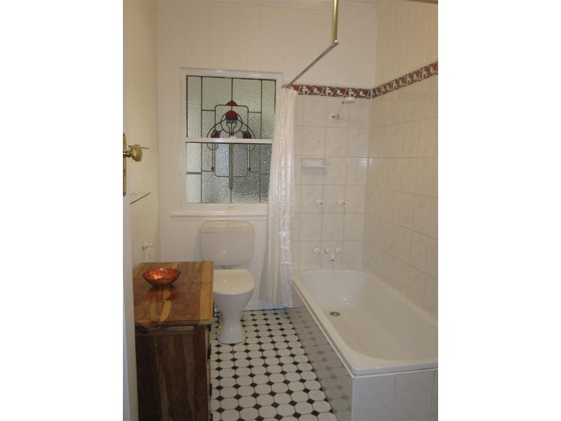 130 King Arthur Terrace, Tennyson QLD 4105