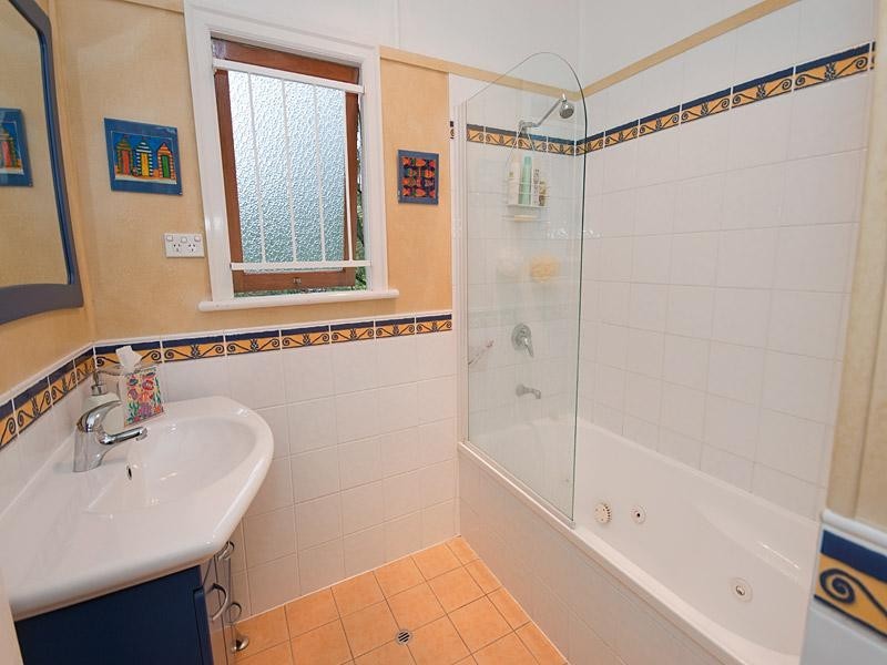 59 Broseley Road, Toowong QLD 4066