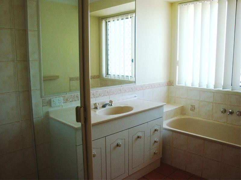 12 Sunningdale Street, Oxley QLD 4075