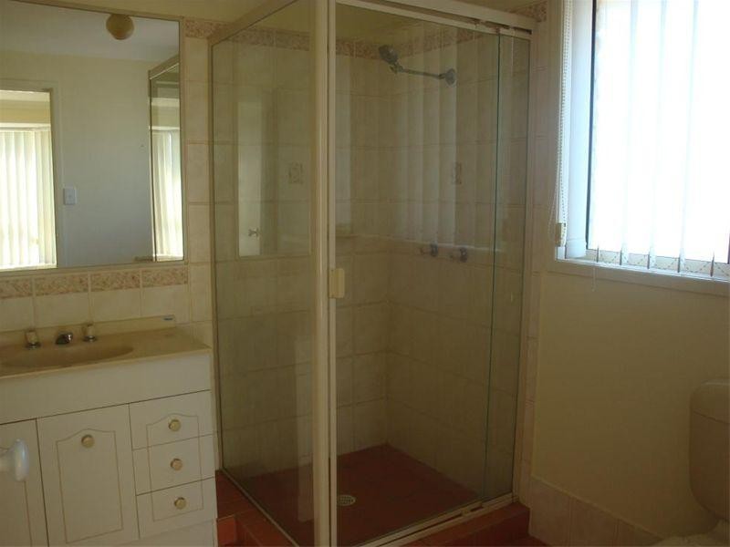 12 Sunningdale Street, Oxley QLD 4075