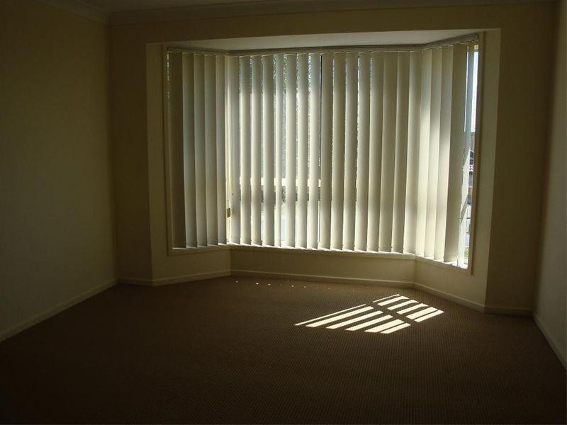 12 Sunningdale Street, Oxley QLD 4075