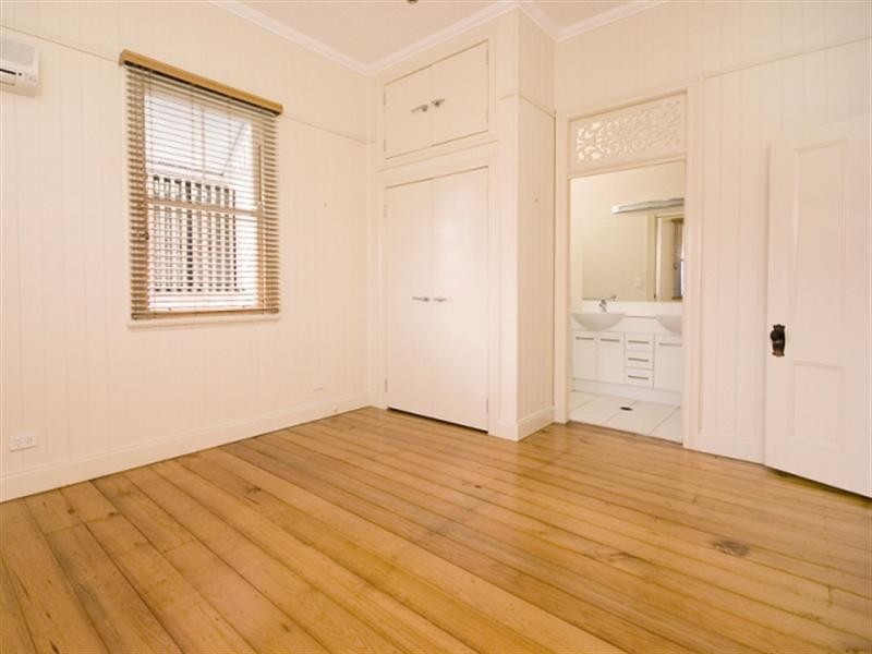 22 Chancellor Street, Sherwood QLD 4075