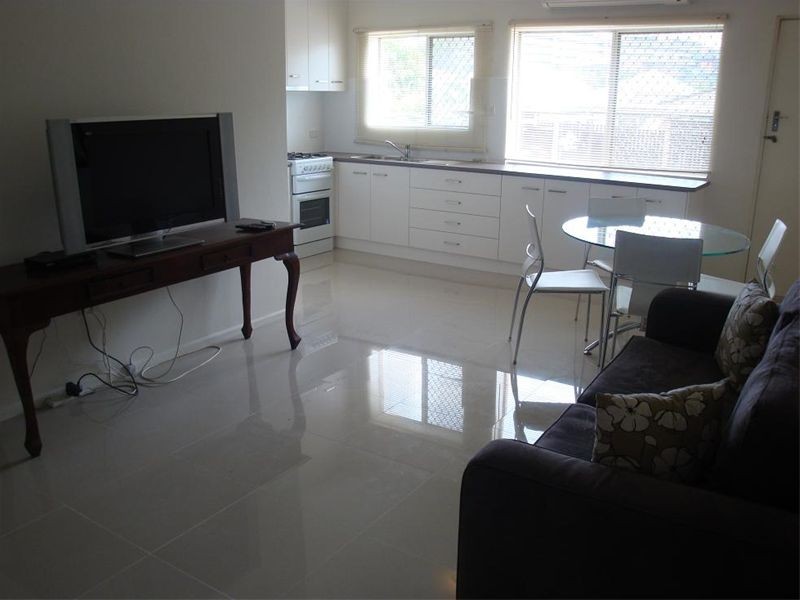 1/11 Carl Street, Woolloongabba QLD 4102