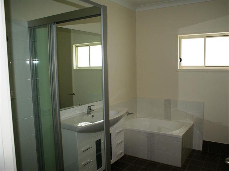 102 Boundary Road, Indooroopilly QLD 4068