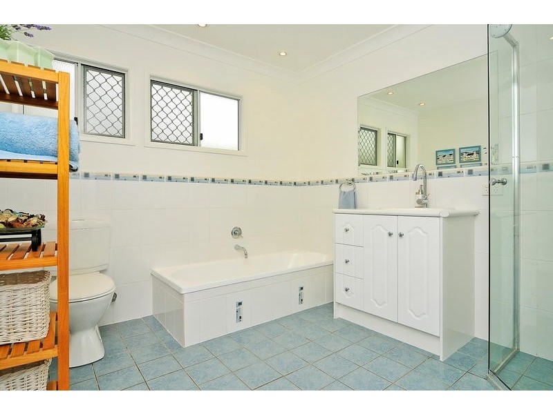 193 Cliveden Avenue, Oxley QLD 4075