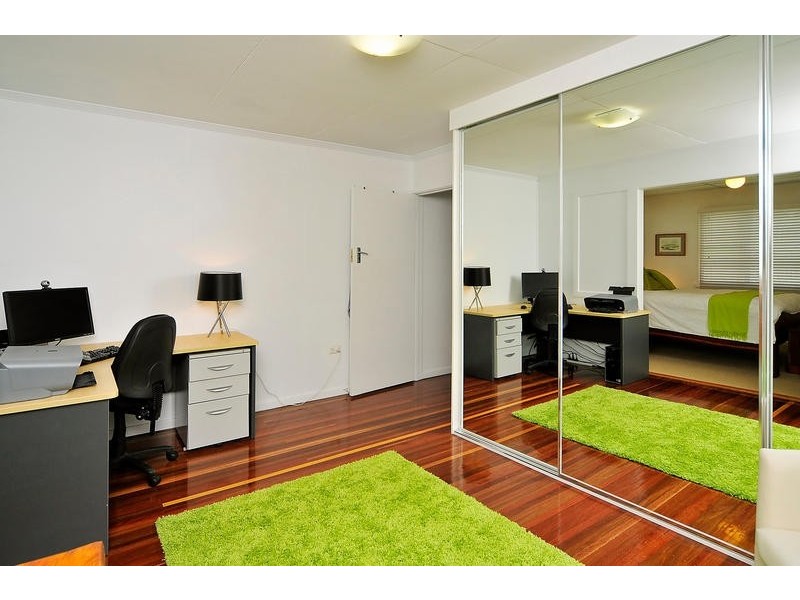 193 Cliveden Avenue, Oxley QLD 4075