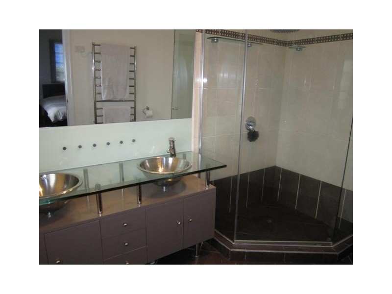 45 Lancelot Street, Tennyson QLD 4105