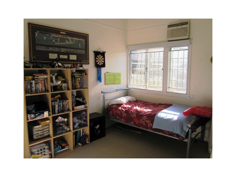 45 Lancelot Street, Tennyson QLD 4105