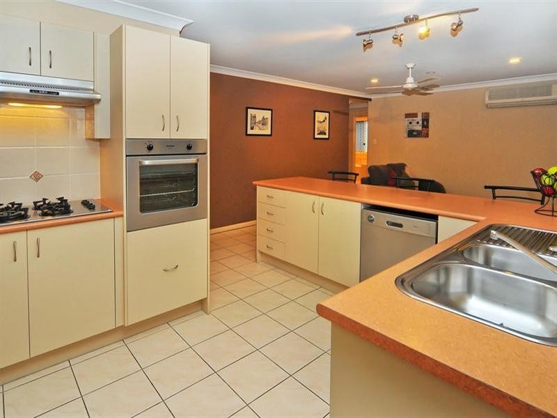 39 Cheihk Crescent, Collingwood Park QLD 4301