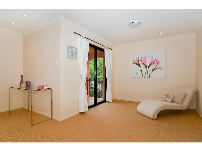 34 Douglas Street, Sherwood QLD 4075