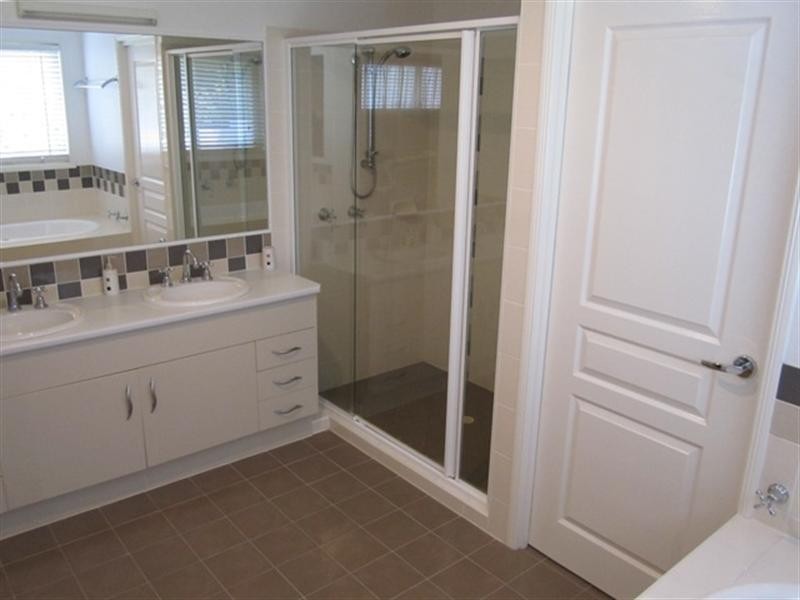 74 Quarry Road, Sherwood QLD 4075