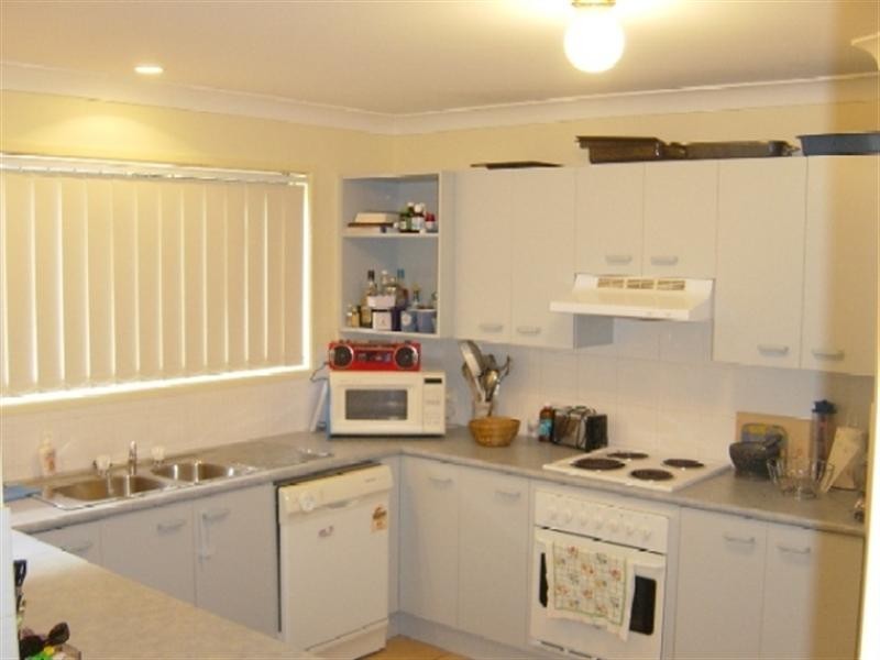 30 Vivian Street, Tennyson QLD 4105