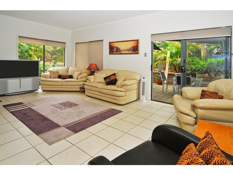 18 Burlington Terrace, Springfield Lakes QLD 4300