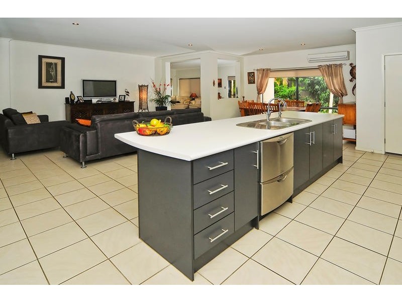 18 Burlington Terrace, Springfield Lakes QLD 4300