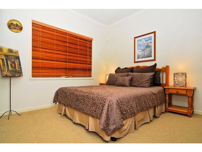 18 Burlington Terrace, Springfield Lakes QLD 4300