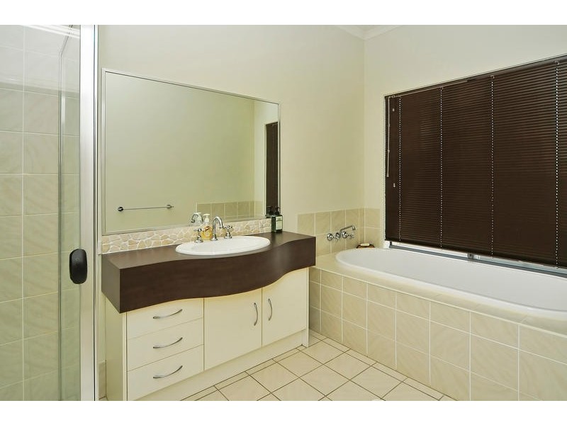 18 Burlington Terrace, Springfield Lakes QLD 4300