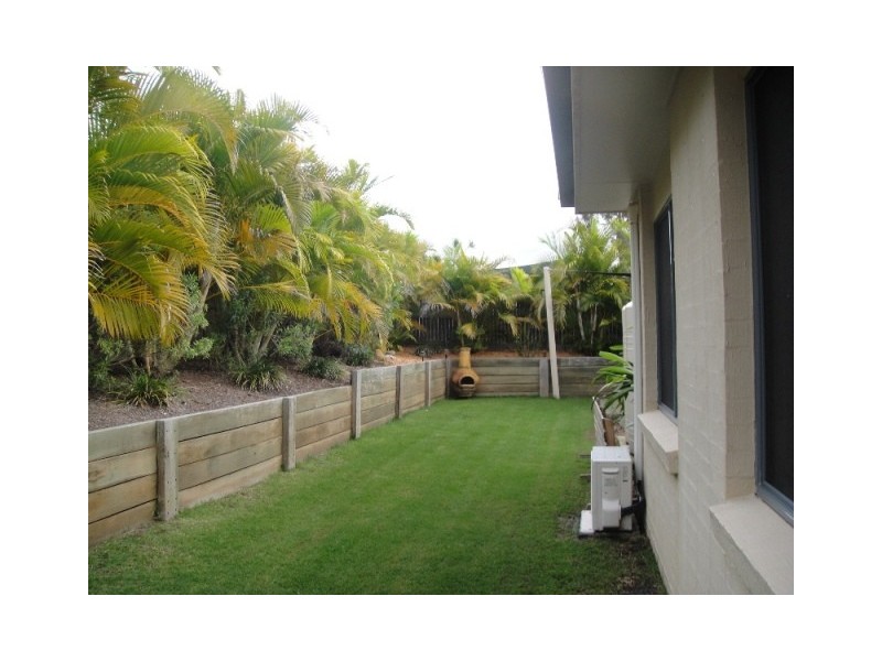 18 Burlington Terrace, Springfield Lakes QLD 4300