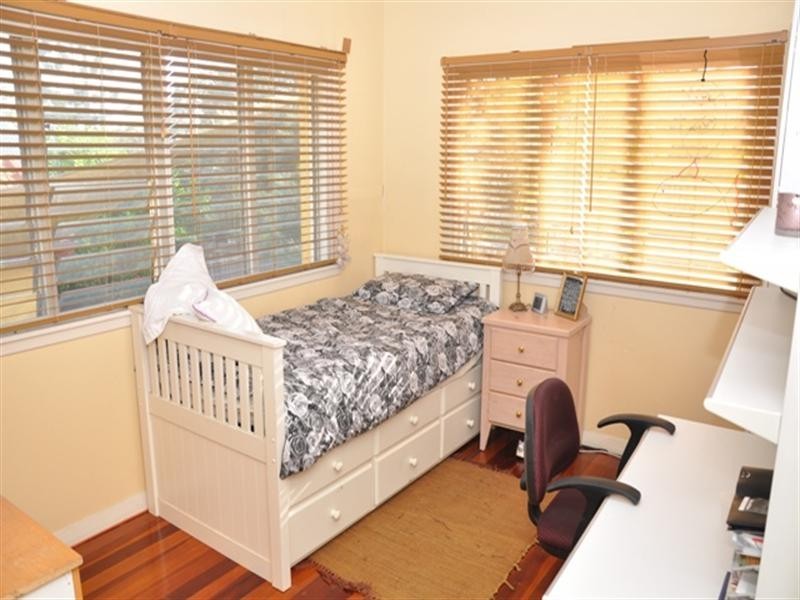 40 Dexter Street, Tennyson QLD 4105