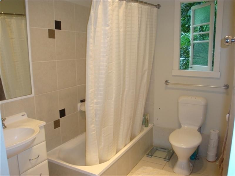 10 Gerlee Street, Tennyson QLD 4105