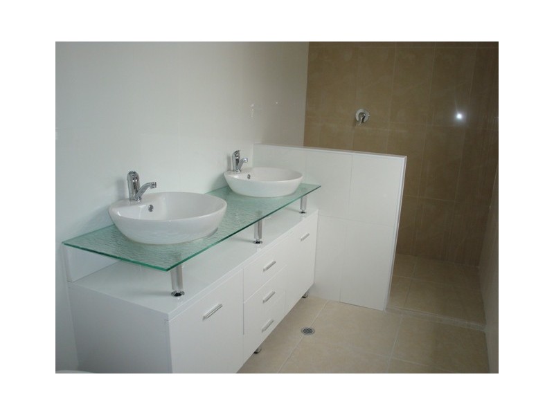 19 Graceville Avenue, Graceville QLD 4075