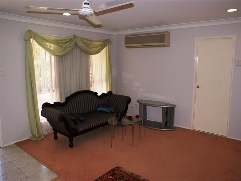 3 Meadow Place, Middle Park QLD 4074