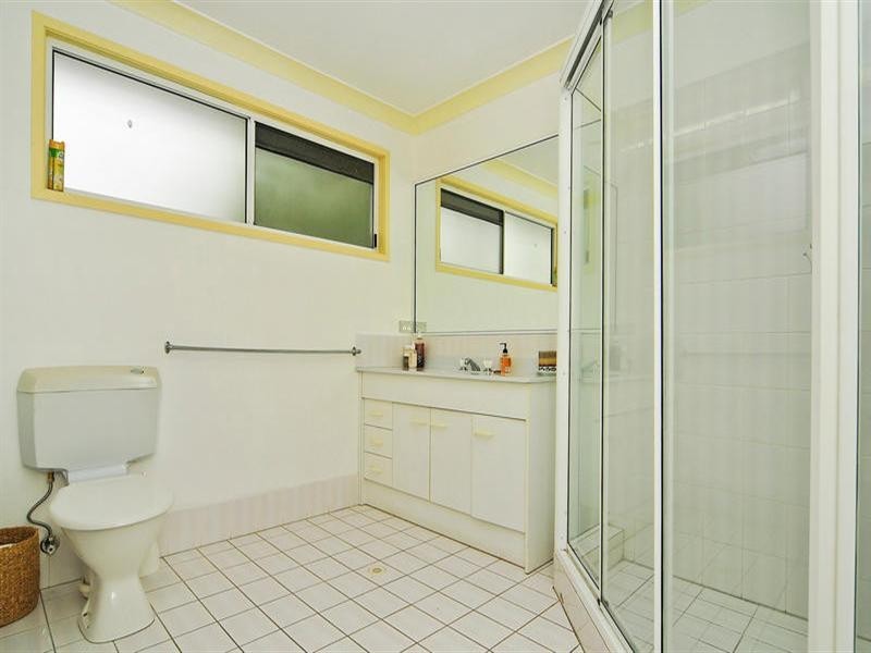 30 Bentinck, Sherwood QLD 4075