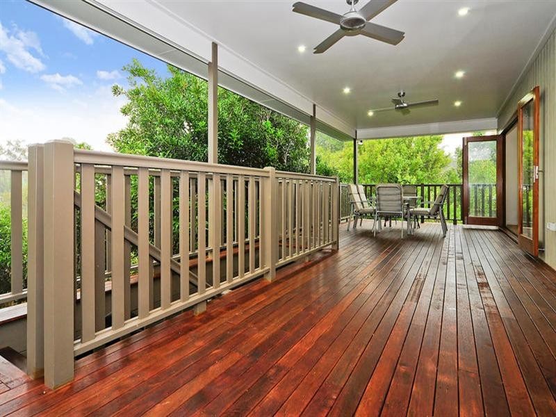 23 Haldane, Graceville QLD 4075