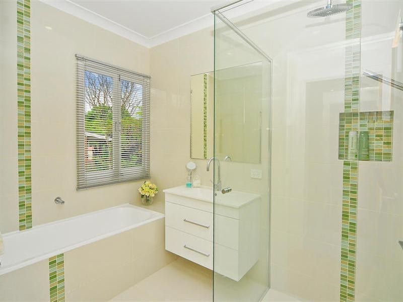 23 Haldane, Graceville QLD 4075