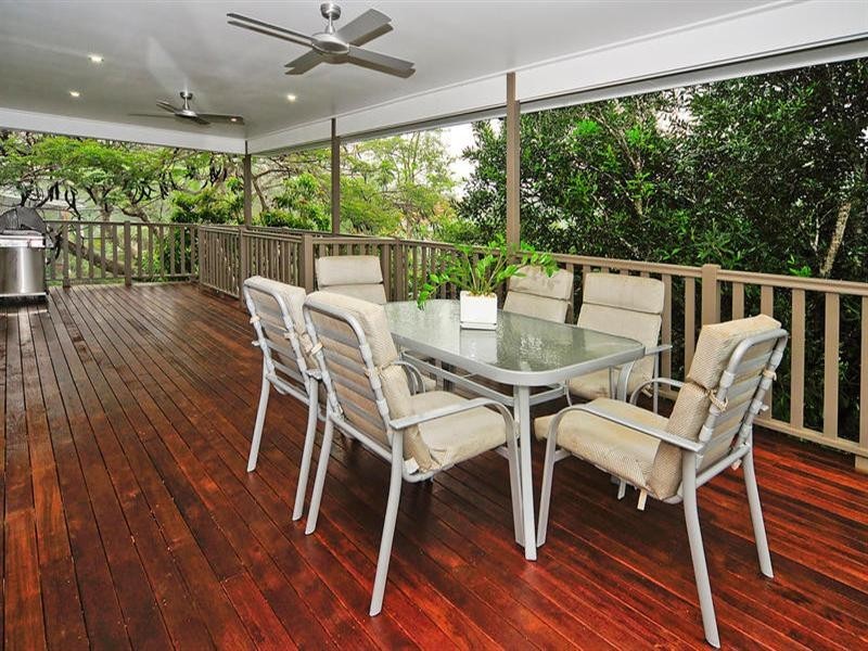 23 Haldane, Graceville QLD 4075