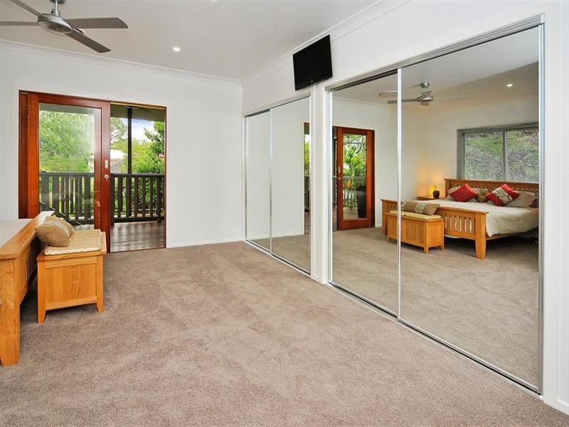 23 Haldane, Graceville QLD 4075