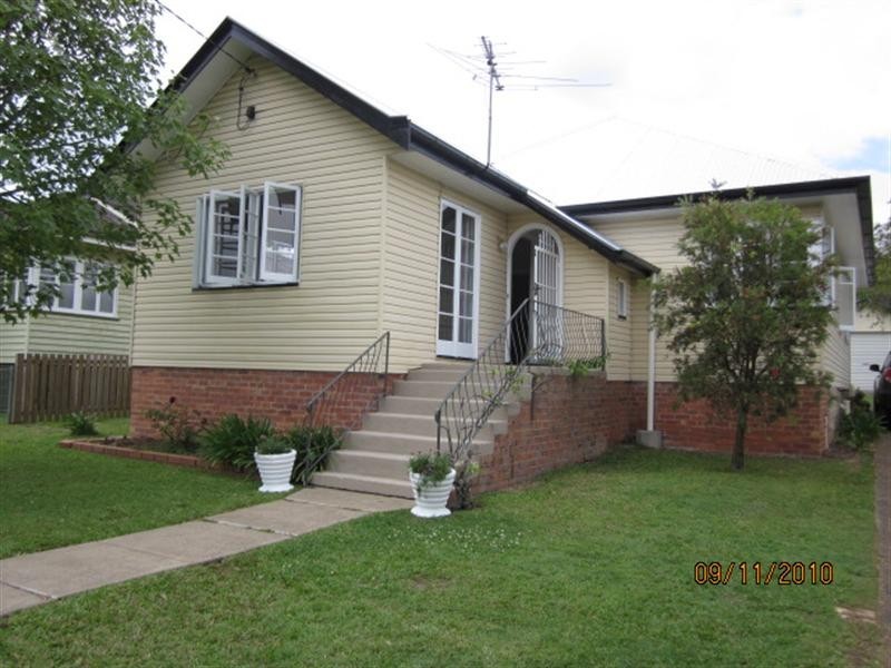 32 California Road, Oxley QLD 4075