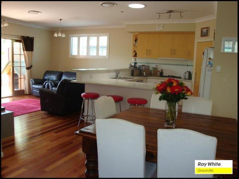 64 Chancellor Street, Sherwood QLD 4075