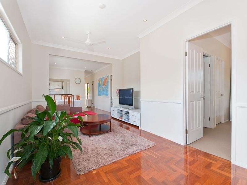 449 Honour Avenue, Graceville QLD 4075