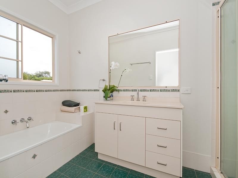 449 Honour Avenue, Graceville QLD 4075