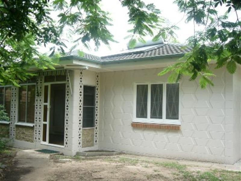 48 Cook Street, Oxley QLD 4075