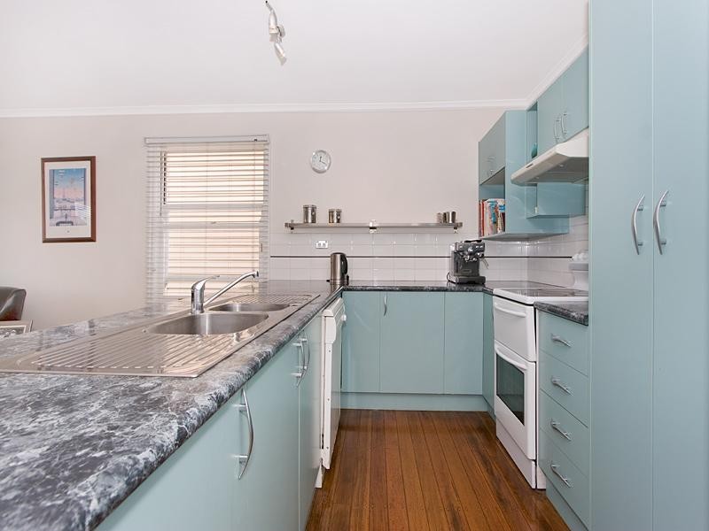 70 King Arthur Terrace, Tennyson QLD 4105