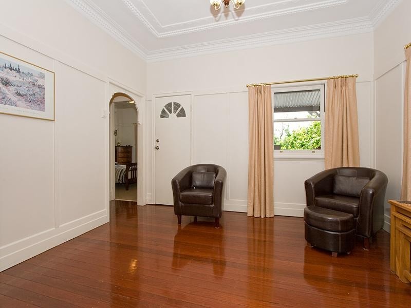 70 King Arthur Terrace, Tennyson QLD 4105