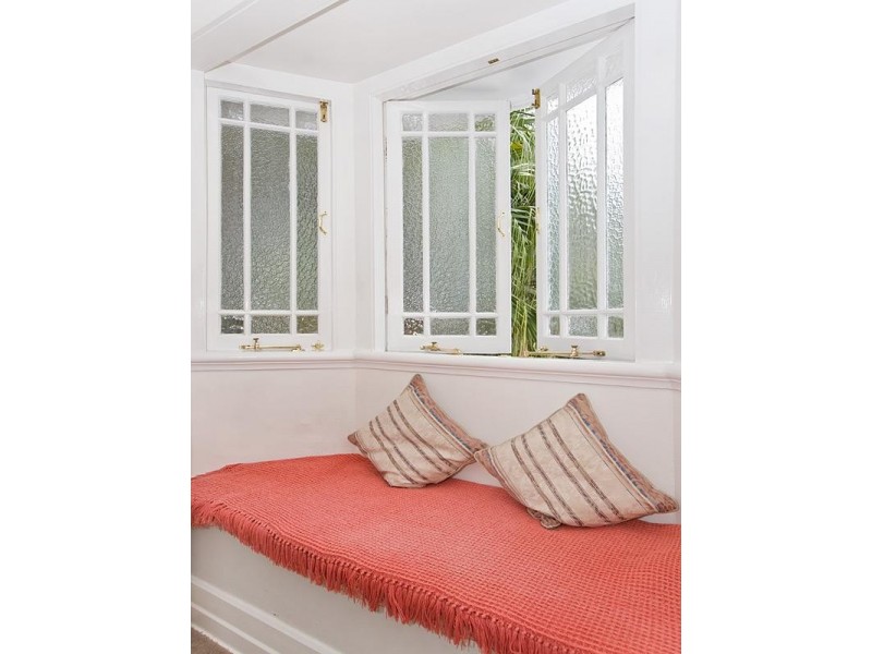 70 King Arthur Terrace, Tennyson QLD 4105