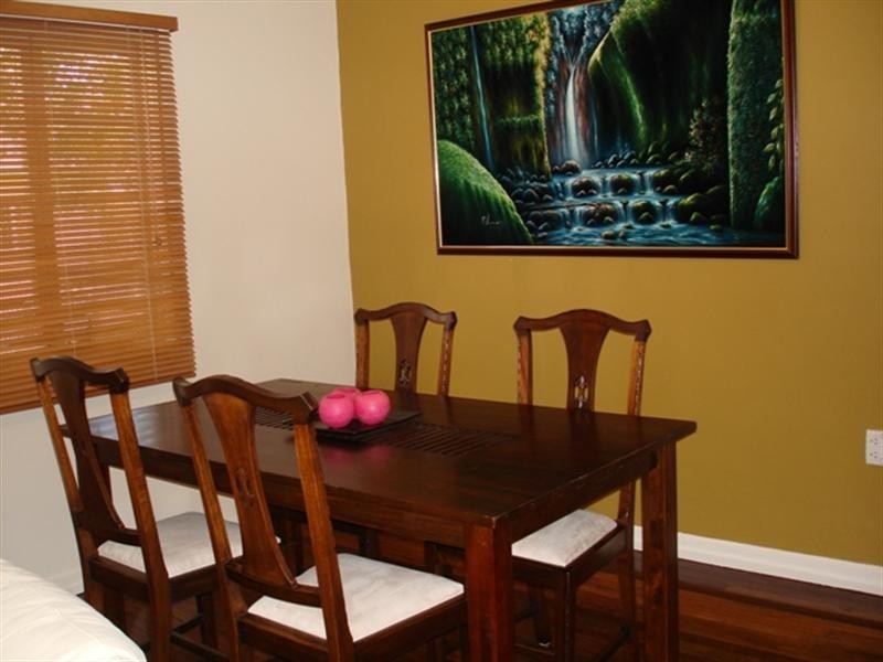 6 Logan Avenue, Oxley QLD 4075