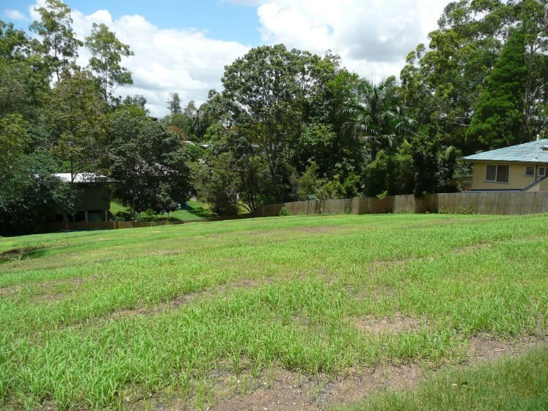 24 (Lot2) Henry Street, Chapel Hill QLD 4069