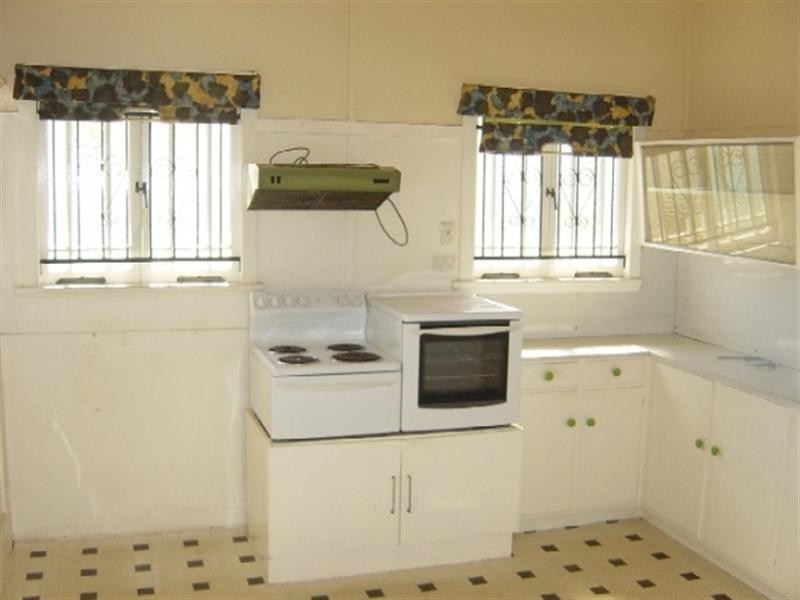 18 Rathlyn Avenue, Corinda QLD 4075