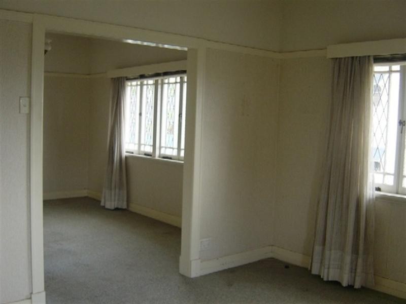 18 Rathlyn Avenue, Corinda QLD 4075