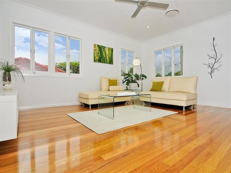 23 Haldane, Graceville QLD 4075